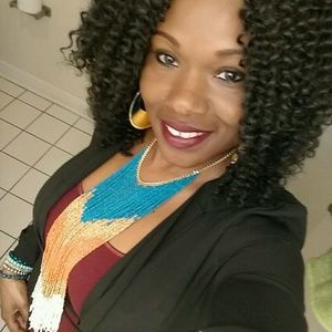 Meet your Posher, Mia